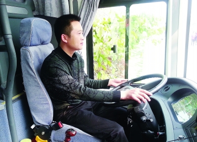鴻鳴比滴滴強(qiáng)！深圳大巴包車司機(jī)篇