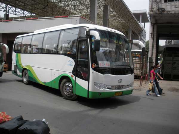【鴻鳴深圳團(tuán)建包車(chē)】公司團(tuán)建,如何找到合適的大巴包車(chē)