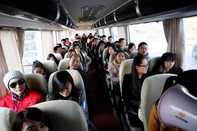 鴻鳴深圳大巴包車：每一次回家，都溫暖下一次出發(fā)！