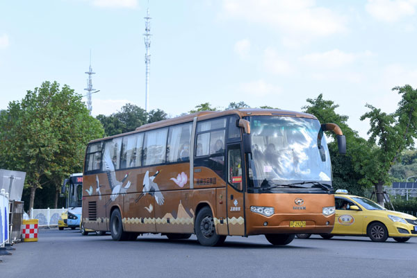 （深圳租大巴車）選用大巴租車應(yīng)考慮哪些問題？