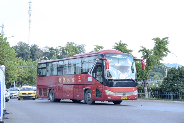 企業(yè)選擇（大巴車租車平臺）怎么用車劃算？