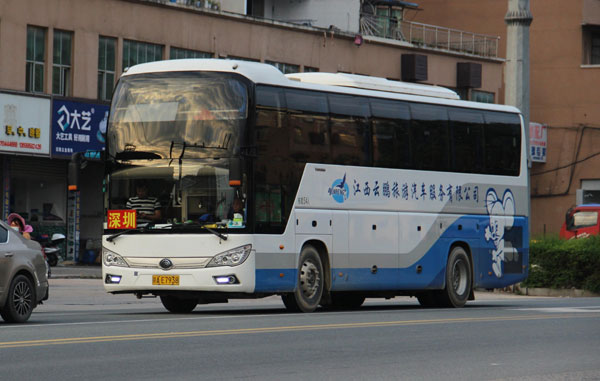 （員工班車租賃）企業(yè)員工通勤輕松，有效提升工作效率